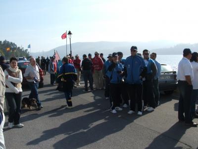 Al termino del desfile los pescadores se concentrarón en el muelle de Castropol para la presentación de los equipos.